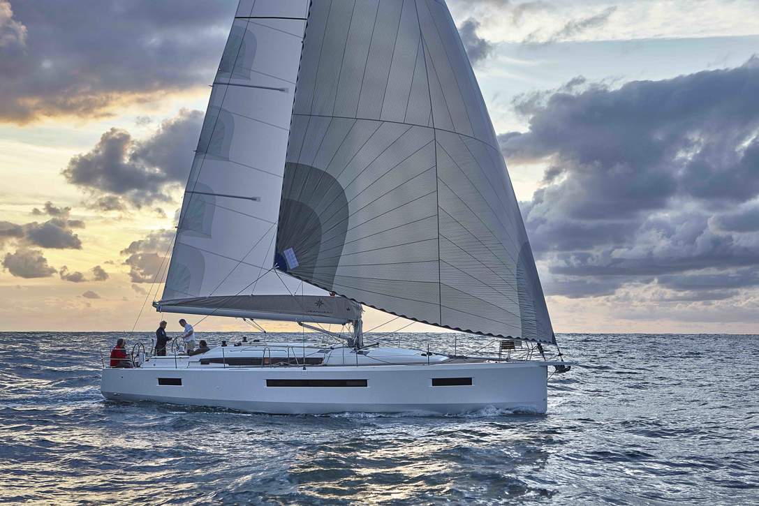 Jeanneau Sun Odyssey 490 Exterior - 36.JPG