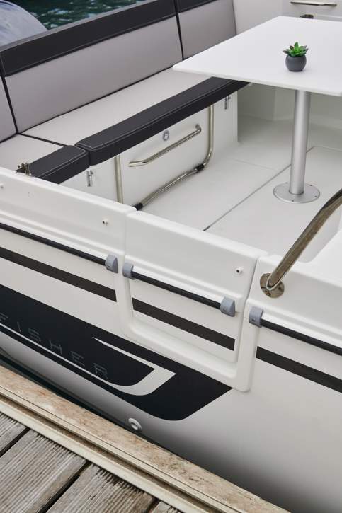 Jeanneau Merry Fisher 795 Serie 2 HB Exterior - 8.JPG