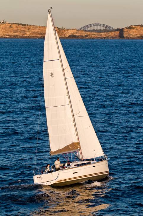 Jeanneau Sun Odyssey 389 Exterior - 13.jpg