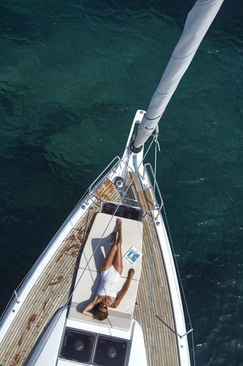 Jeanneau Sun Odyssey 490 Exterior - 13.jpg