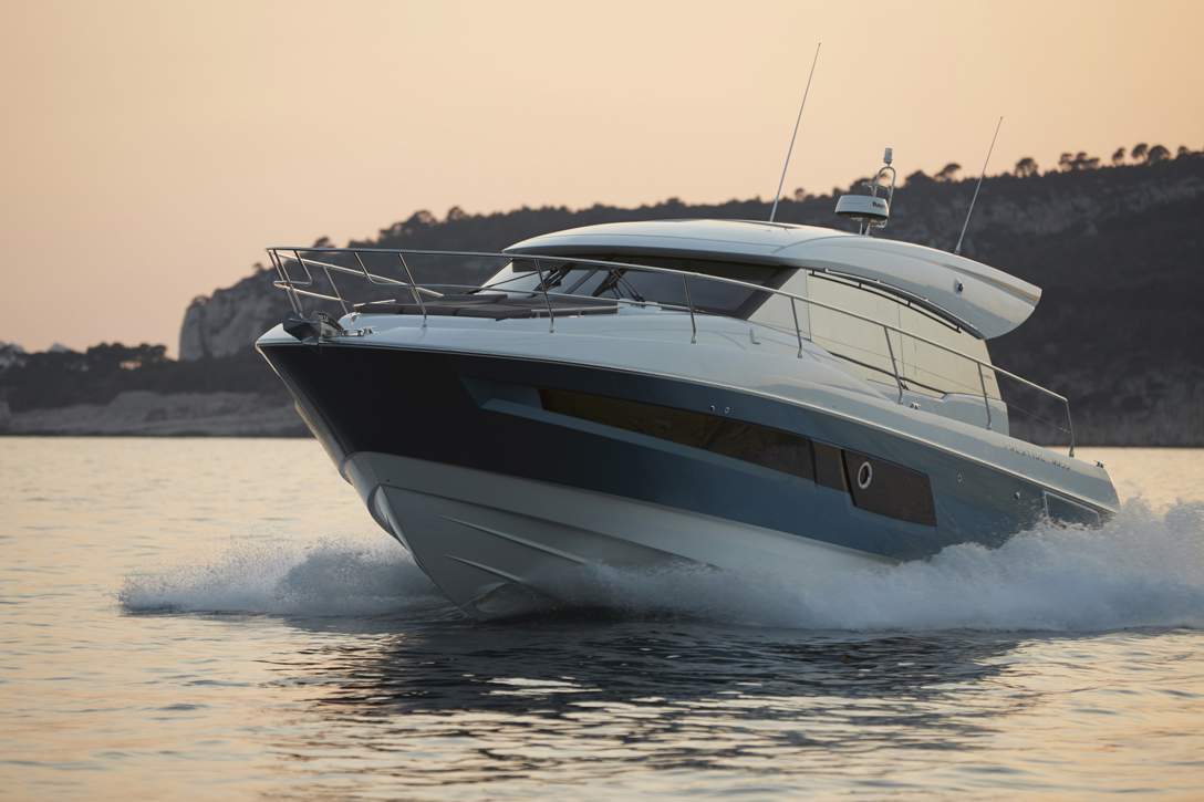 Prestige 460 S Exterior - 12.JPG