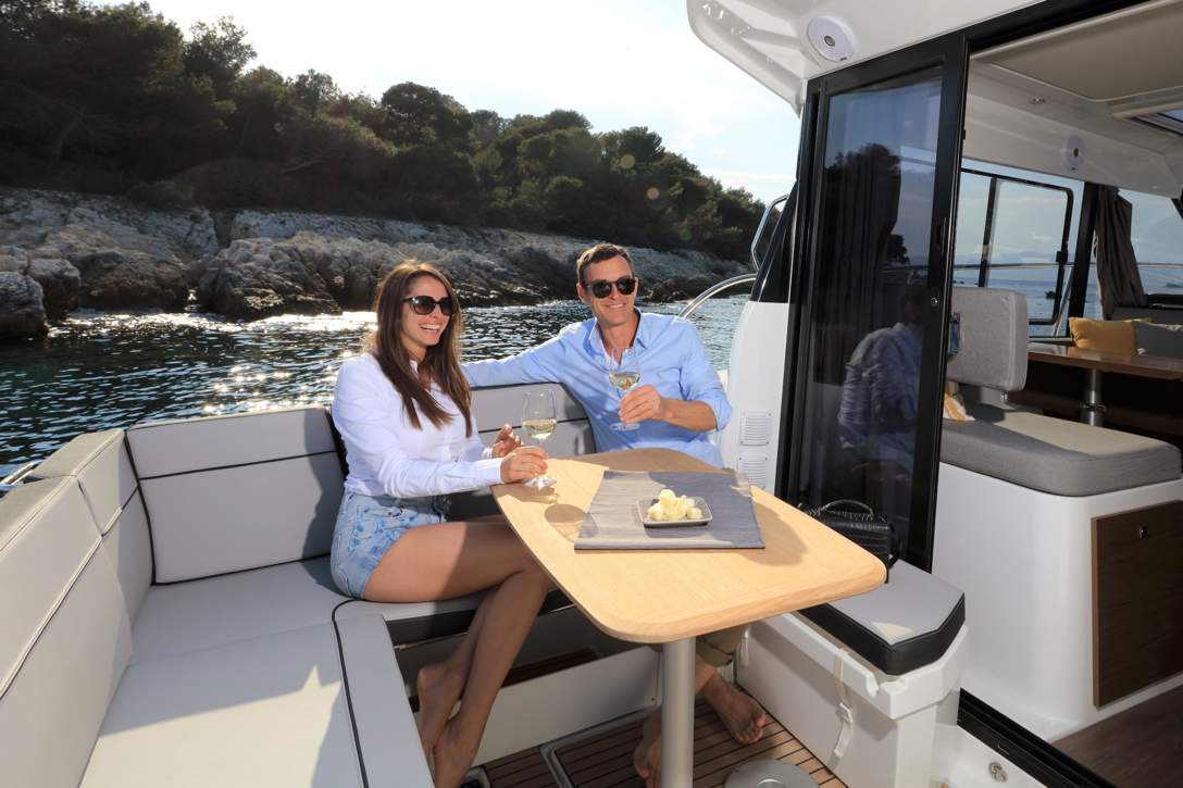 Jeanneau Merry Fisher 1095 HB Exterior - 35.JPG