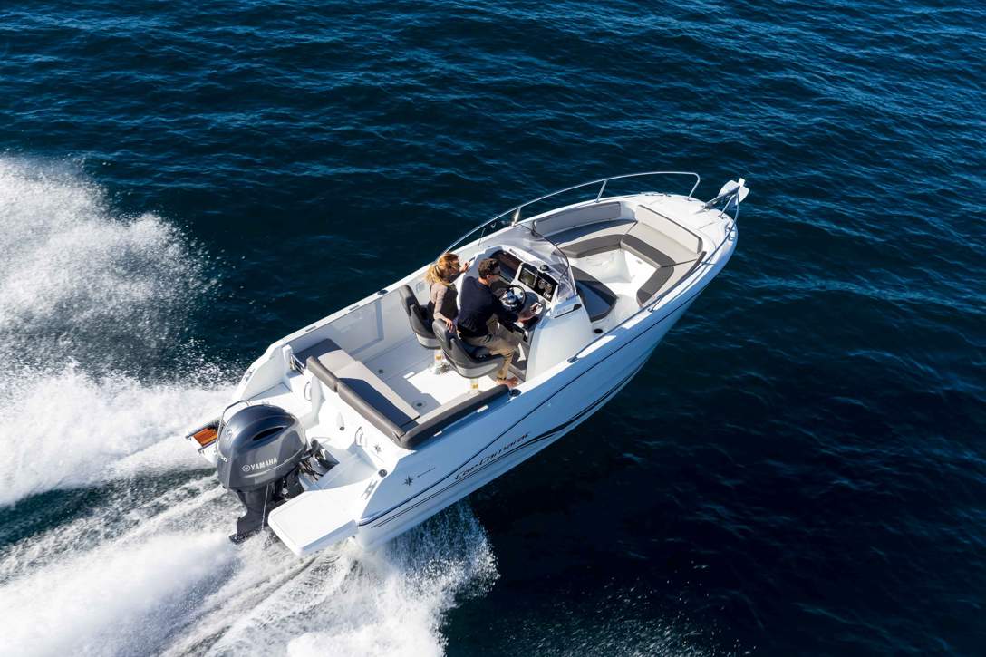 Jeanneau Cap Camarat 6.5 CC Serie 3 Exterior - 12.JPG