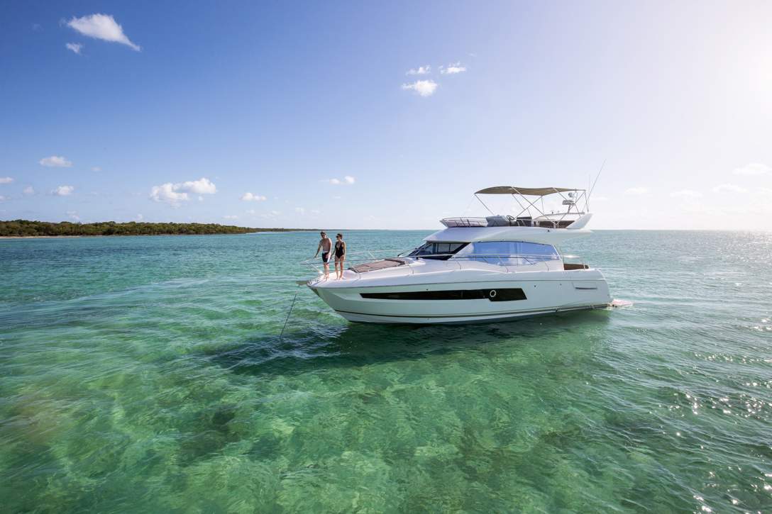 Prestige 460 Flybridge Exterior - 15.JPG