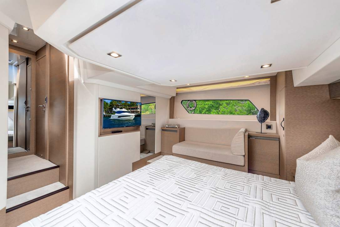 Prestige 460 S Interior - 5.JPG