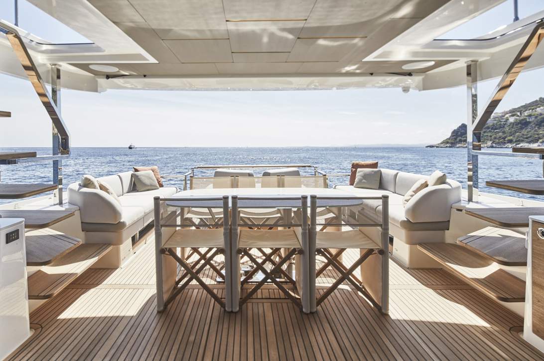 Prestige X70 Exterior - 5.JPG