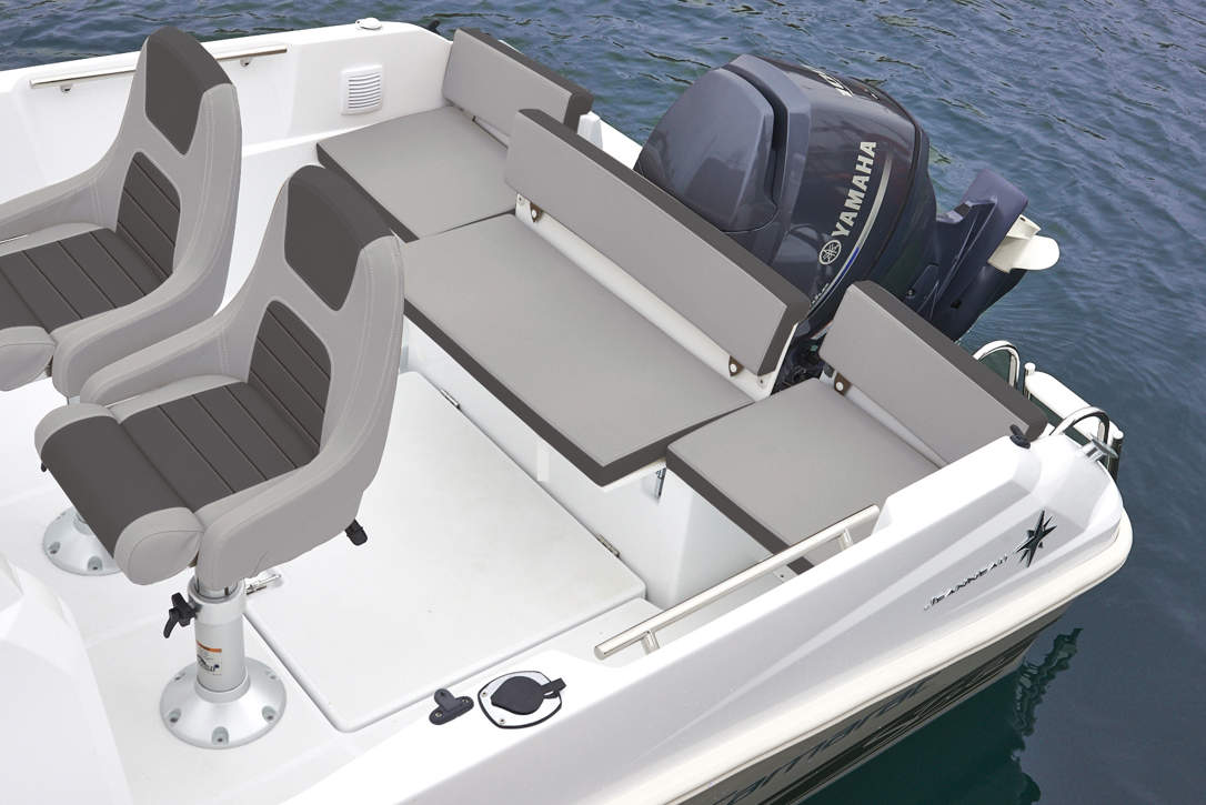 Jeanneau Cap Camarat 5.5 CC Serie 2 INterior - 1.JPG