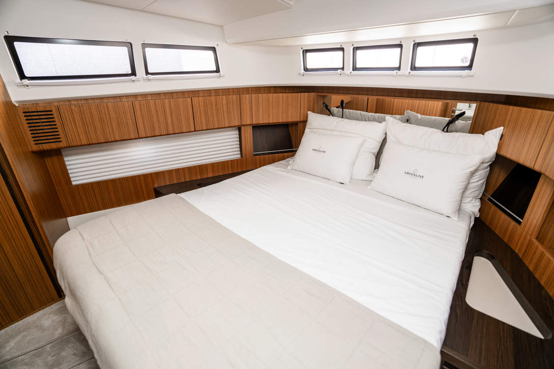 Greenline 42 Interior 6