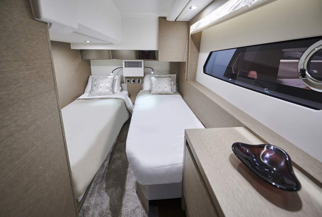 Prestige 460 S Interior - 1.JPG