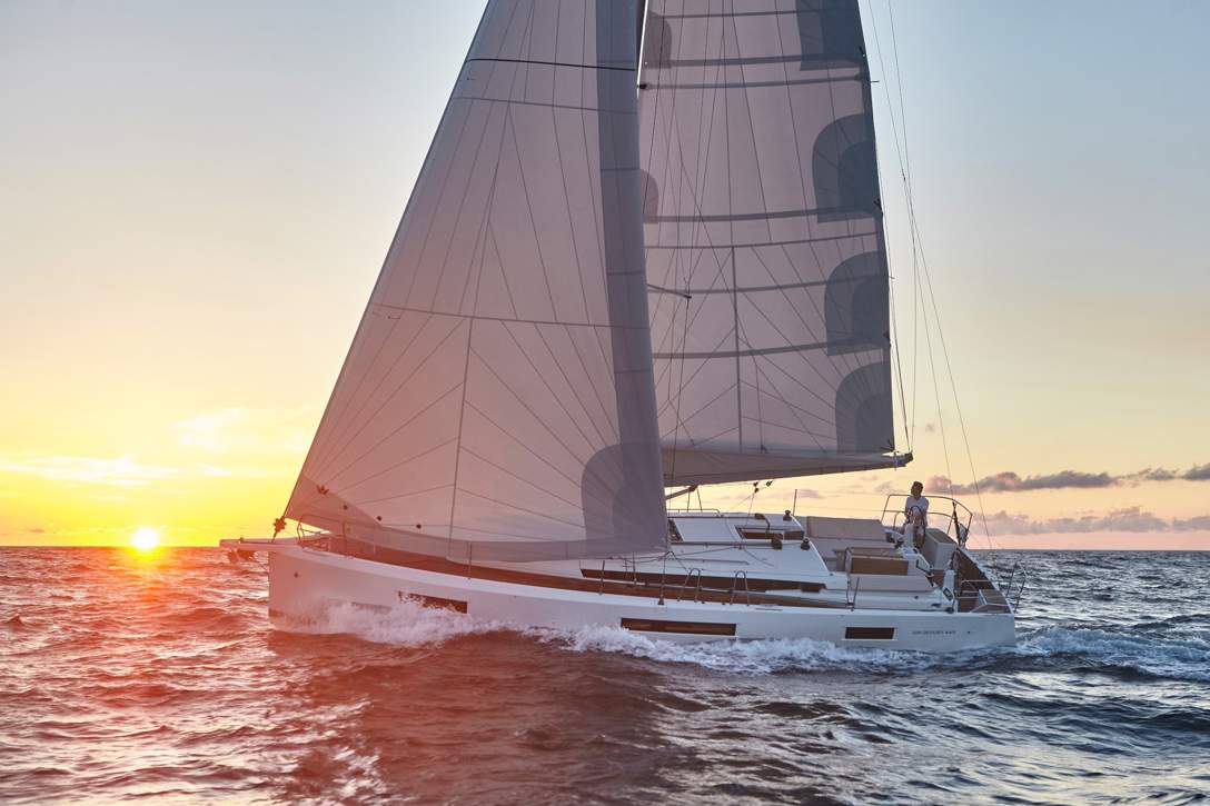 Jeanneau Sun Odyssey 440 Exterior - 7.JPG
