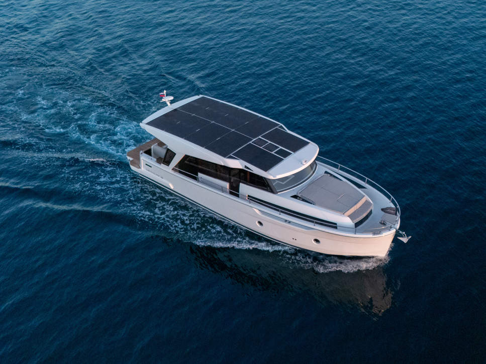 Greenline 42 Exterior 6 A