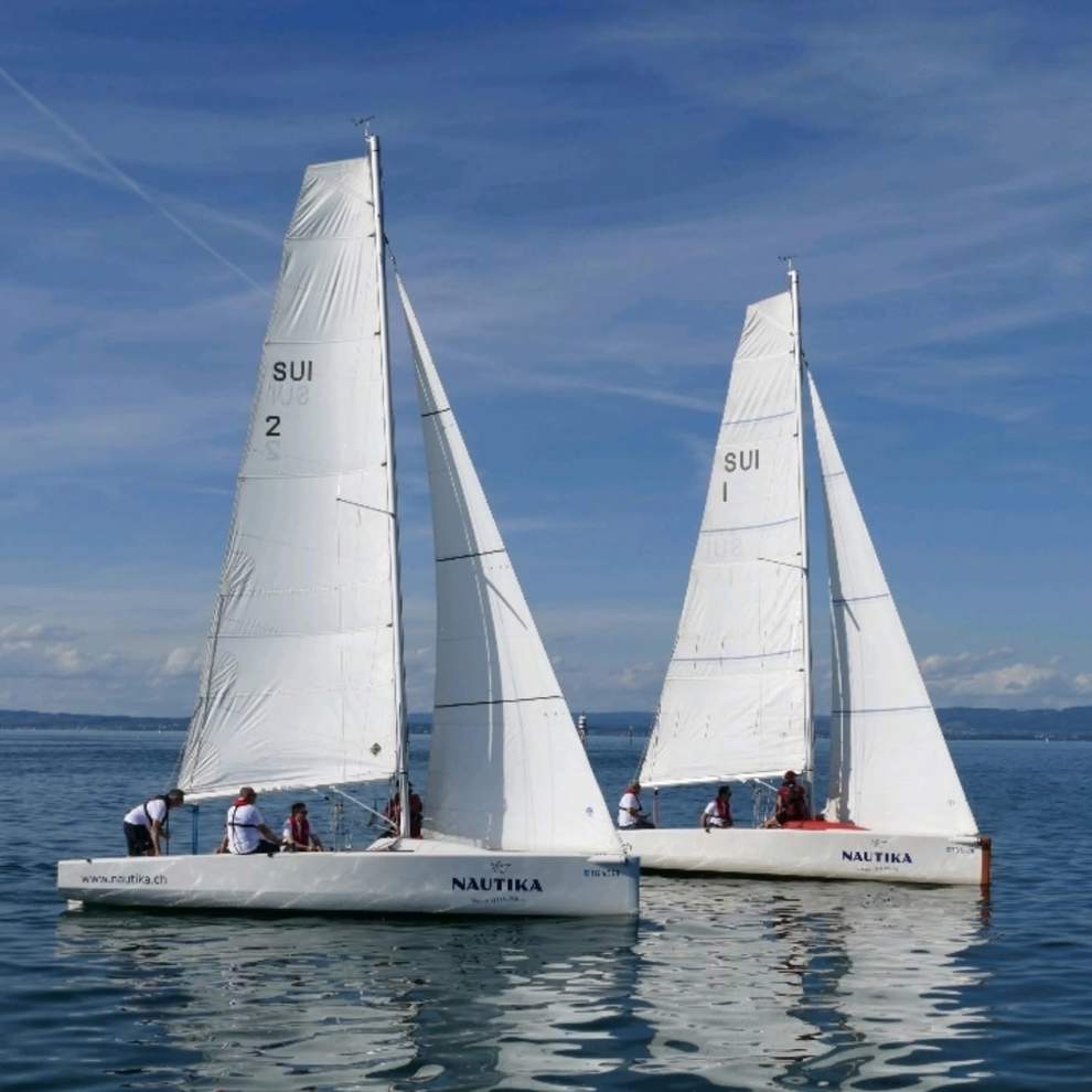 Zwei Segelboote