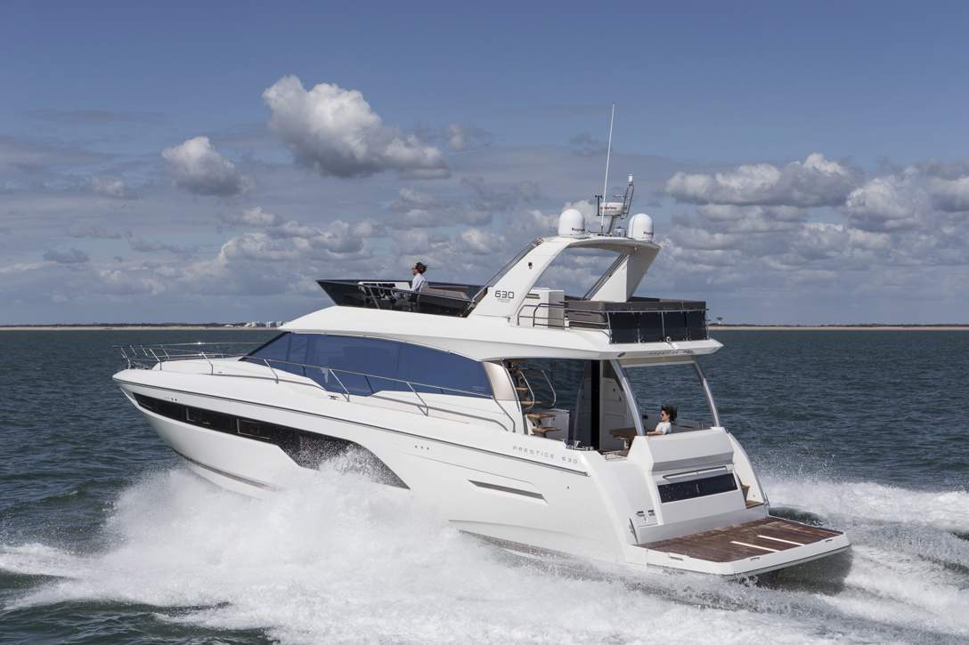 Prestige 630 Flybridge Exterior - 38.JPG