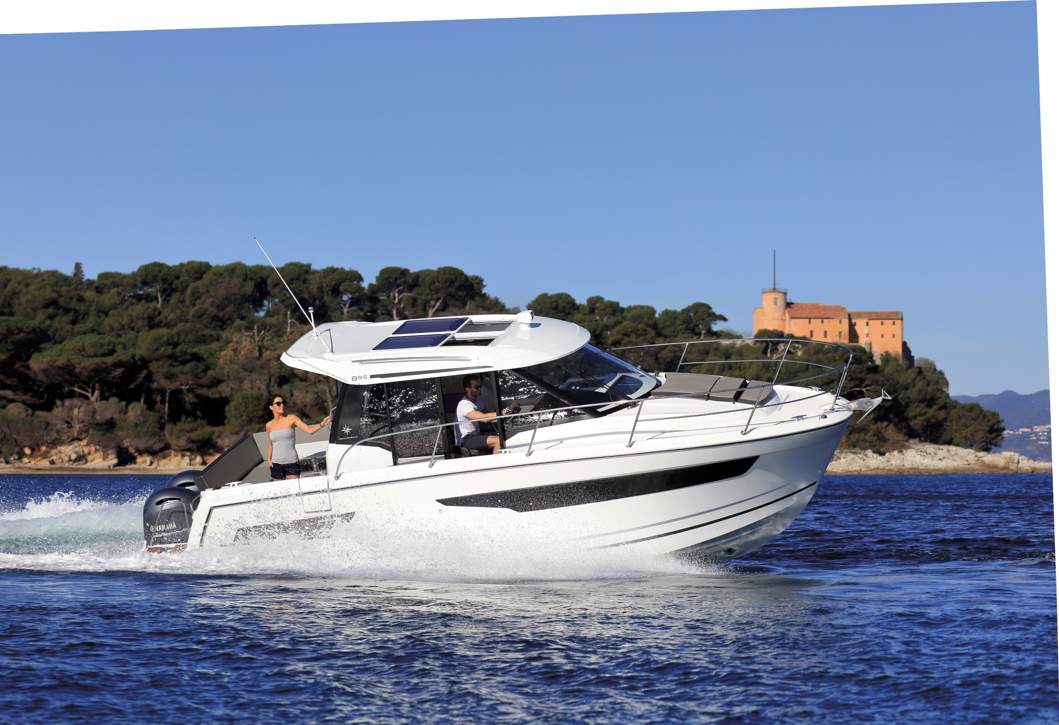 Jeanneau Merry Fisher 895 HB Exterior - 5.JPG