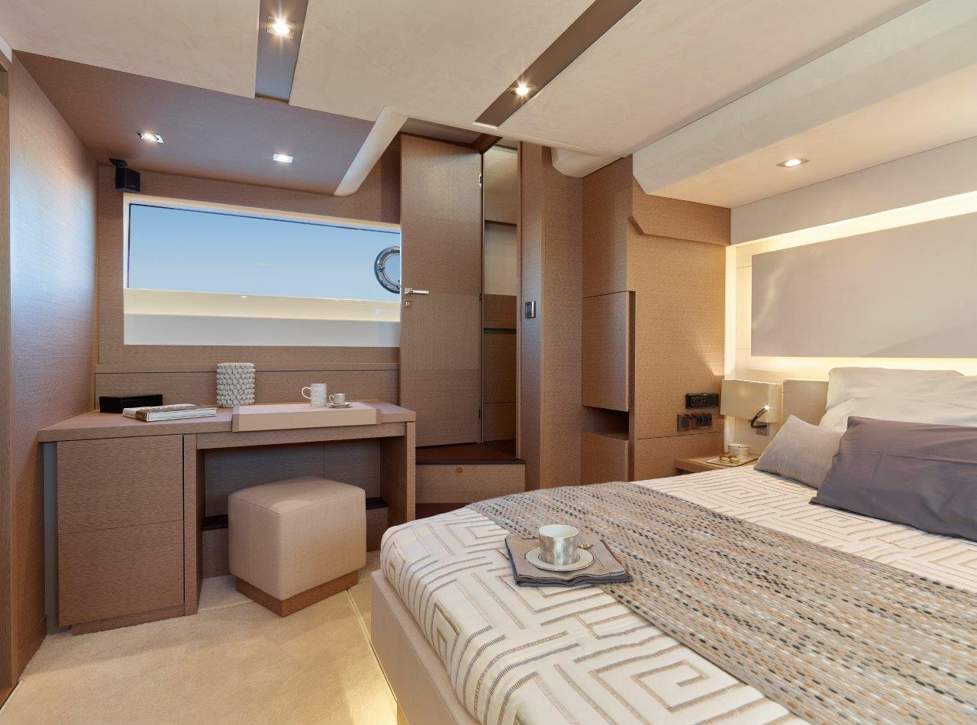 Prestige 630 S Interior - 12.JPG