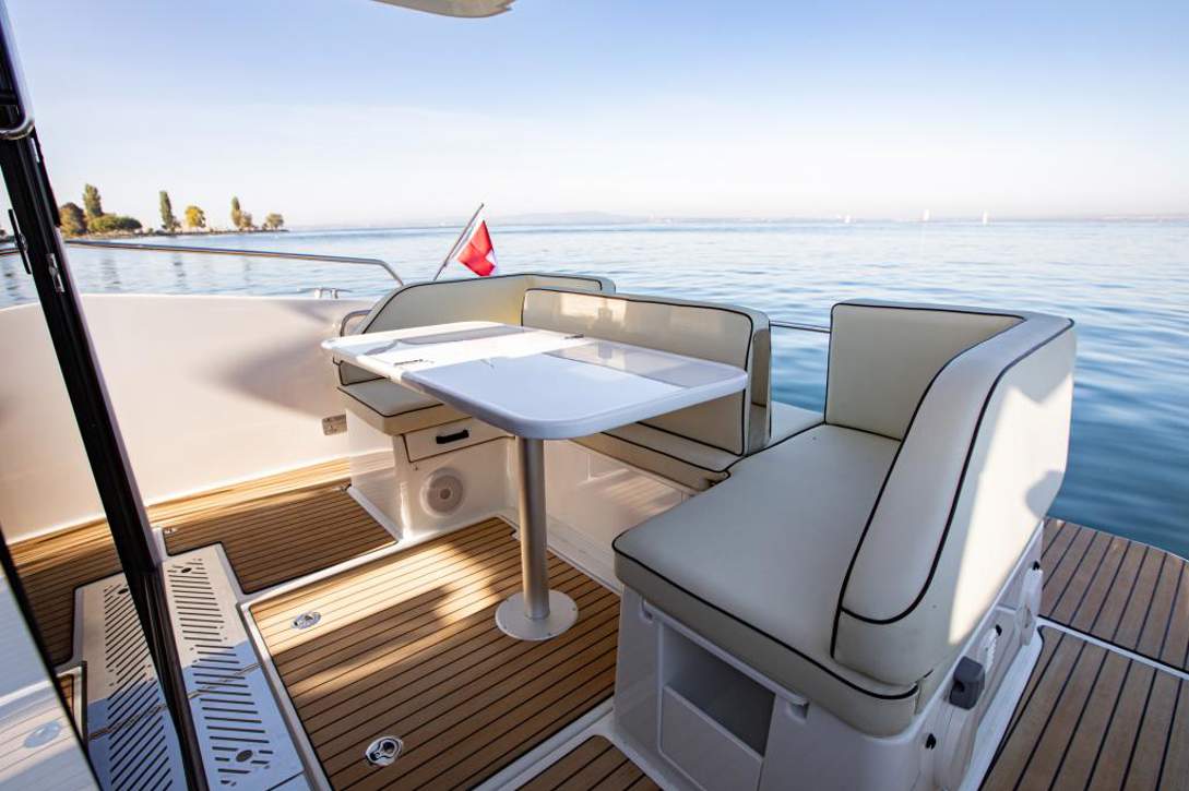 8220912-large.jpg