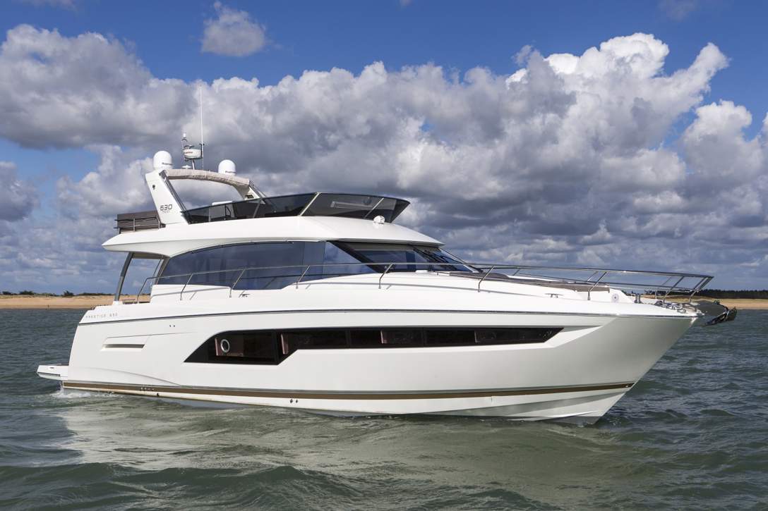 Prestige 630 Flybridge Exterior - 39.JPG